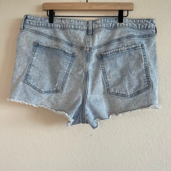 Old Navy High Rise OG Straight Cut Off Shorts - Size 22 - Picture 2 of 4